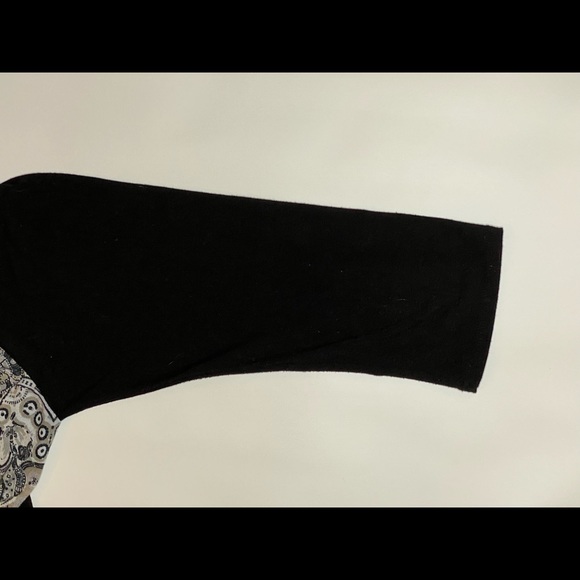 LulaRoe Randy Baseball T-Shirt Size S - Picture 4 of 4